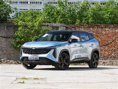Samochód benzynowy Geely Atlas